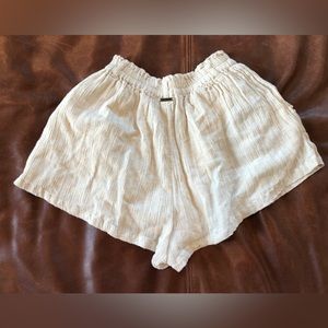 Cream Billabong Stretchy Shorts, S